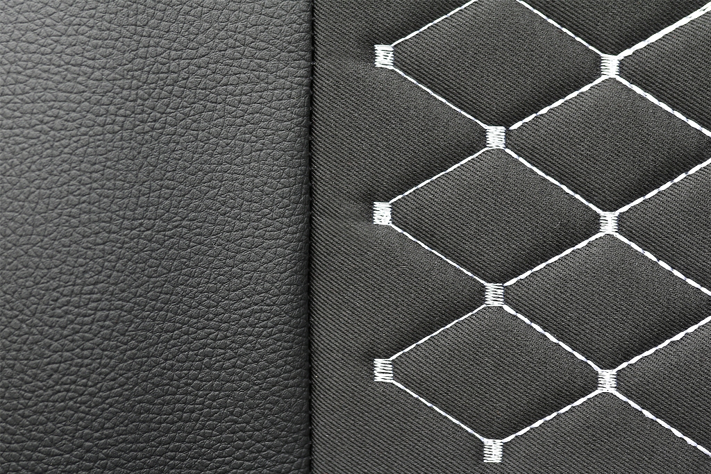 Autopotahy CUPRA BORN, od r. 2021, EMOTION