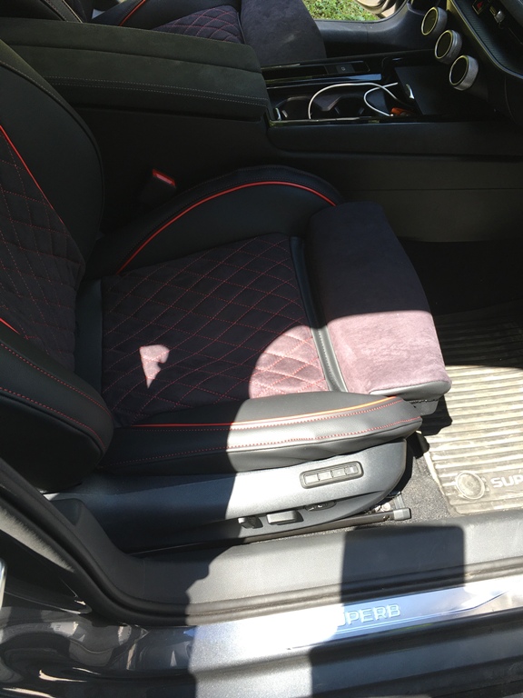 Autopotahy ŠKODA OCTAVIA IV SPORTLINE, RS, od r. 2020, AUTHENTIC LEATHER CARO červené