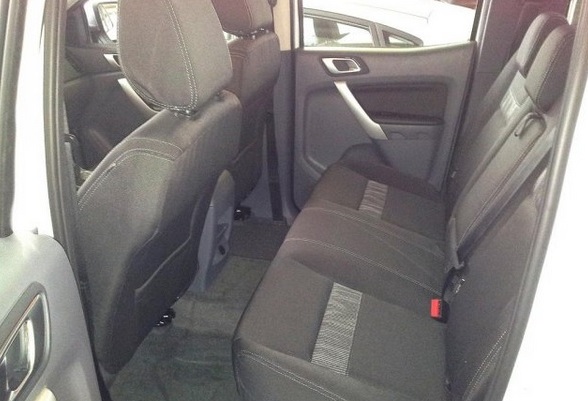 Autopotahy FORD RANGER, od r. 2014, AUTHENTIC VELVET černé