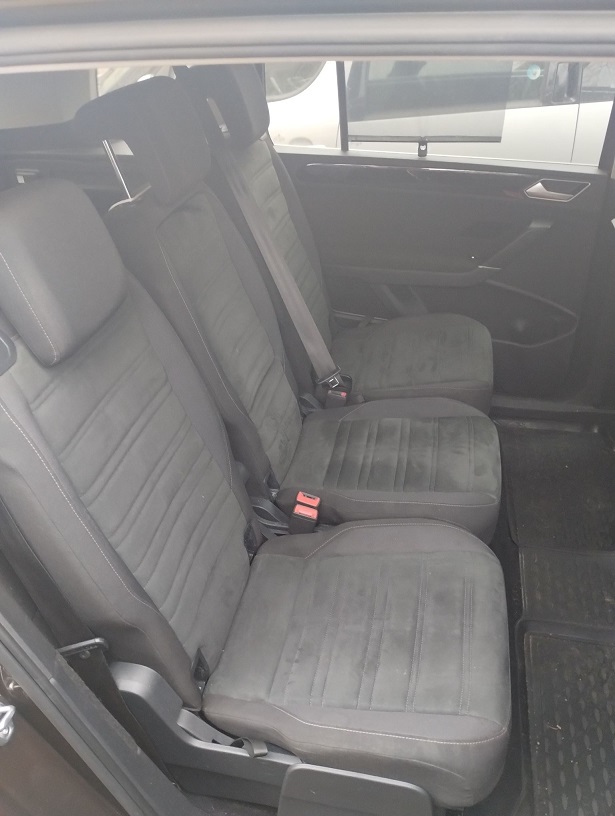 Autopotahy Volkswagen Touran II, 5 MÍST, SE STOLKY, od r. 2010-2015, šedo černé