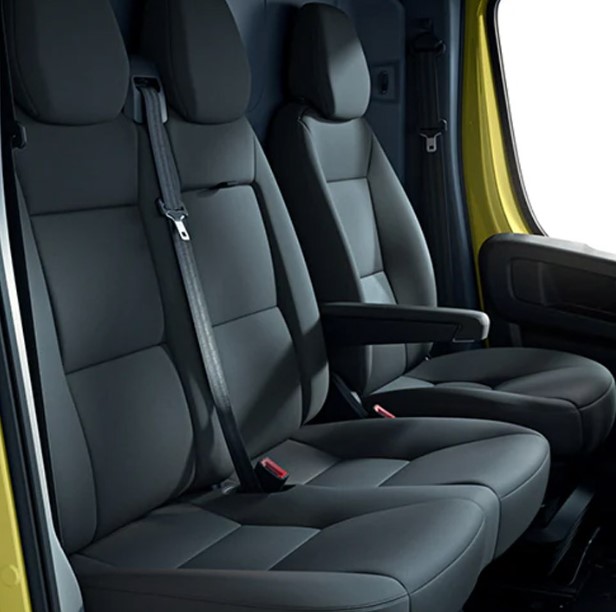 Autopotahy OPEL MOVANO C, 3 místa, od r. 2022, černé